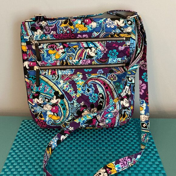 Disney Parks Vera Bradley NWOT Mickey & Minnie Mouse Triple Zip Hipster - Picture 4 of 14